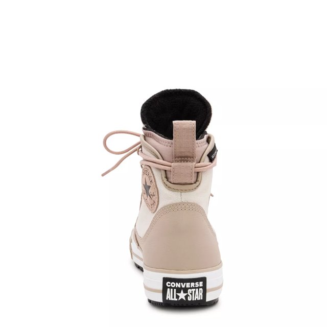 Chuck taylor all star hiker top high top