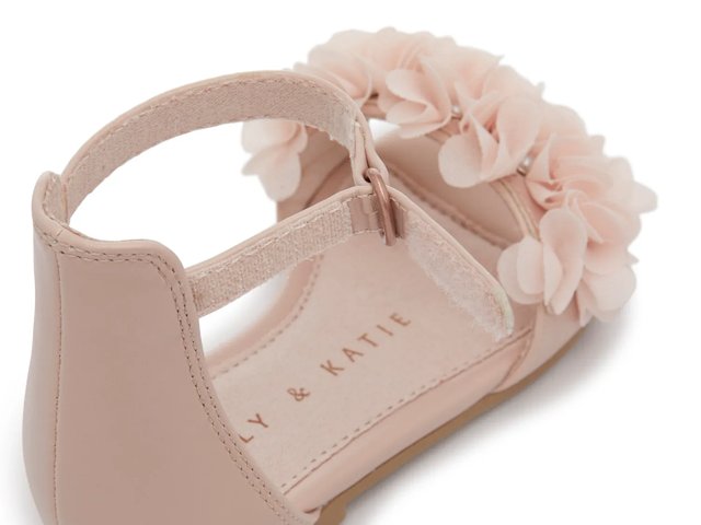 Kelly & Katie Toddler Girls' Lil Pearl Sandal | The Shoe Co.