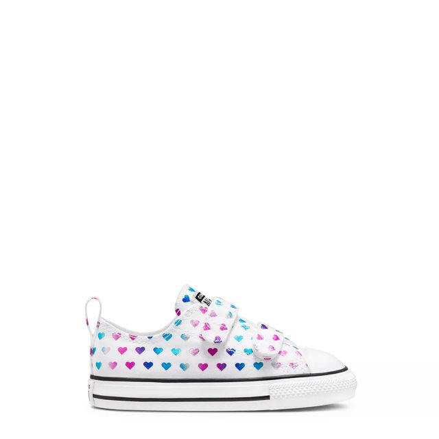 Little girl converse hotsell sneakers
