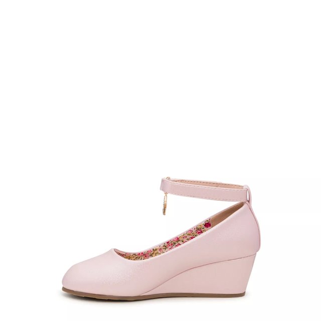 Low heel wedge pumps on sale