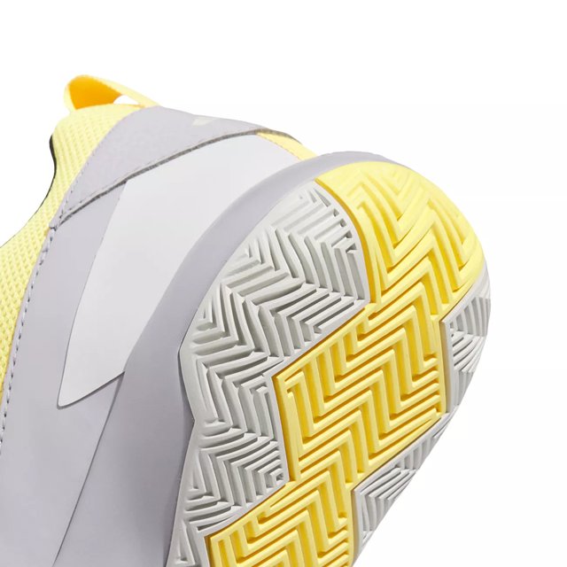 Adidas Boys Cross Em Up Basketball Sneaker in Core Black Yellow Size 4 Medium