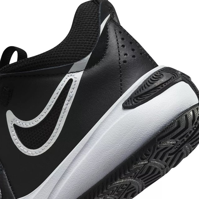 Nike Youth Boys Team Hustle D 11 Basketball Shoe